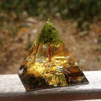 Pyramide Orgonite Oeil de Tigre et Péridot - Arbre du Bonheur et de la Protection