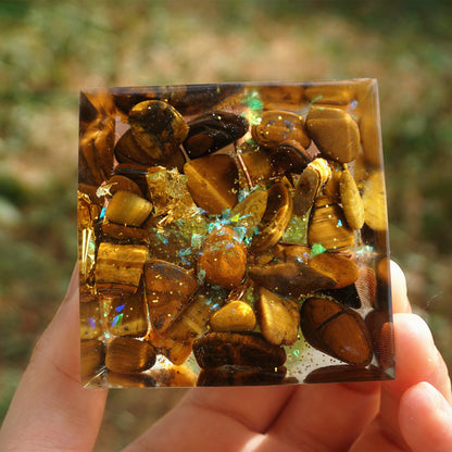 Pyramide Orgonite Oeil de Tigre et Péridot - Arbre du Bonheur et de la Protection