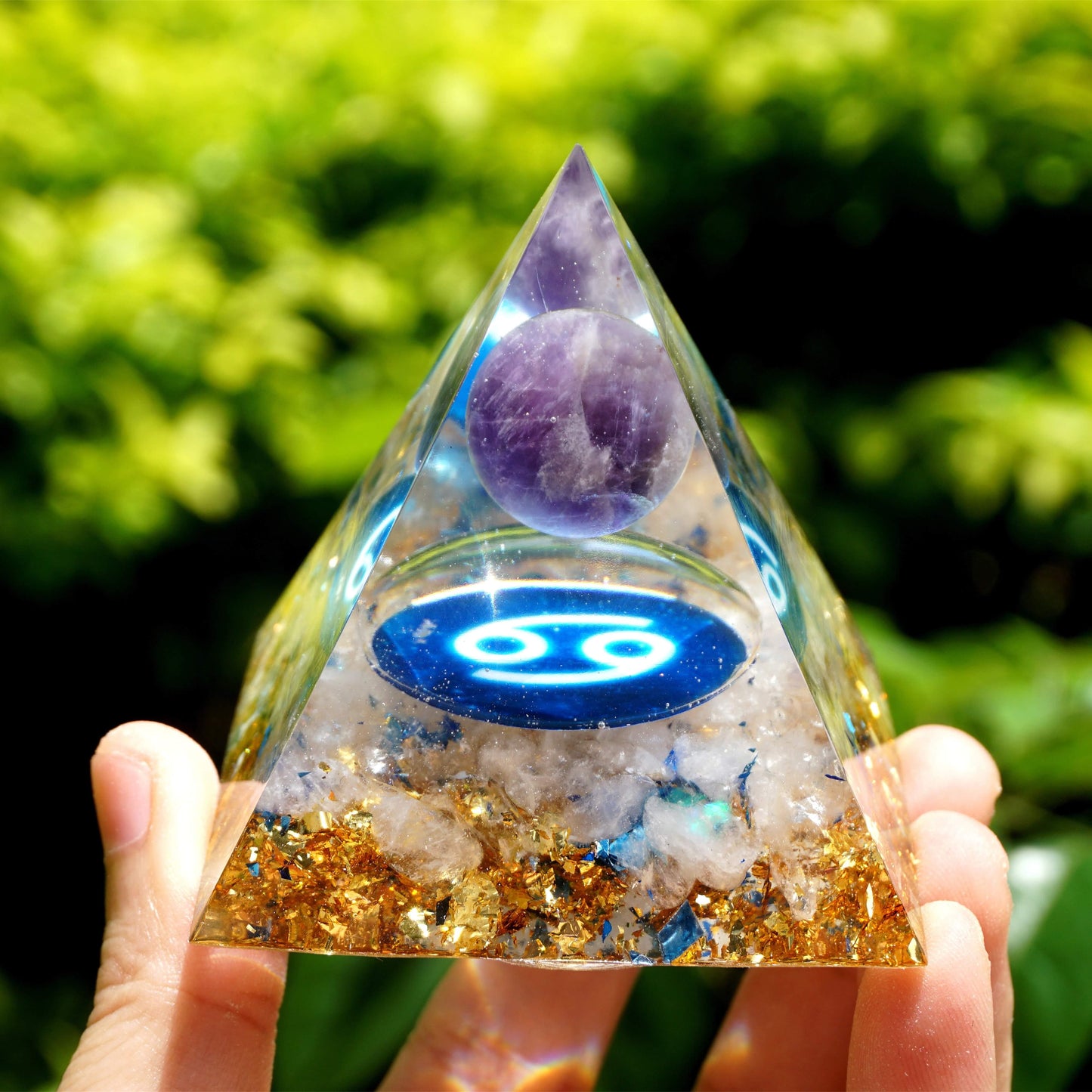 Pyramide Orgonite du Zodiaque Améthyste et Quartz Blanc -  Cancer