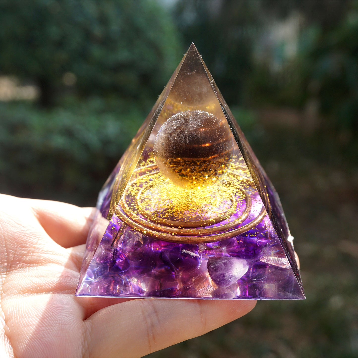 Pyramide Orgonite Quartz Fumé et Améthyste - Energie de l'univers