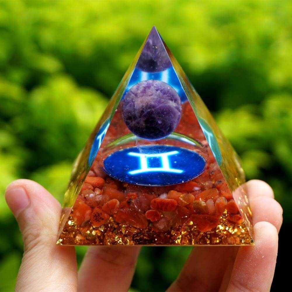 Pyramide Orgonite du Zodiaque Améthyste et Agate Rouge - Gémeaux