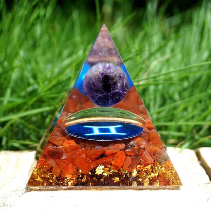 Pyramide Orgonite du Zodiaque Améthyste et Agate Rouge - Gémeaux