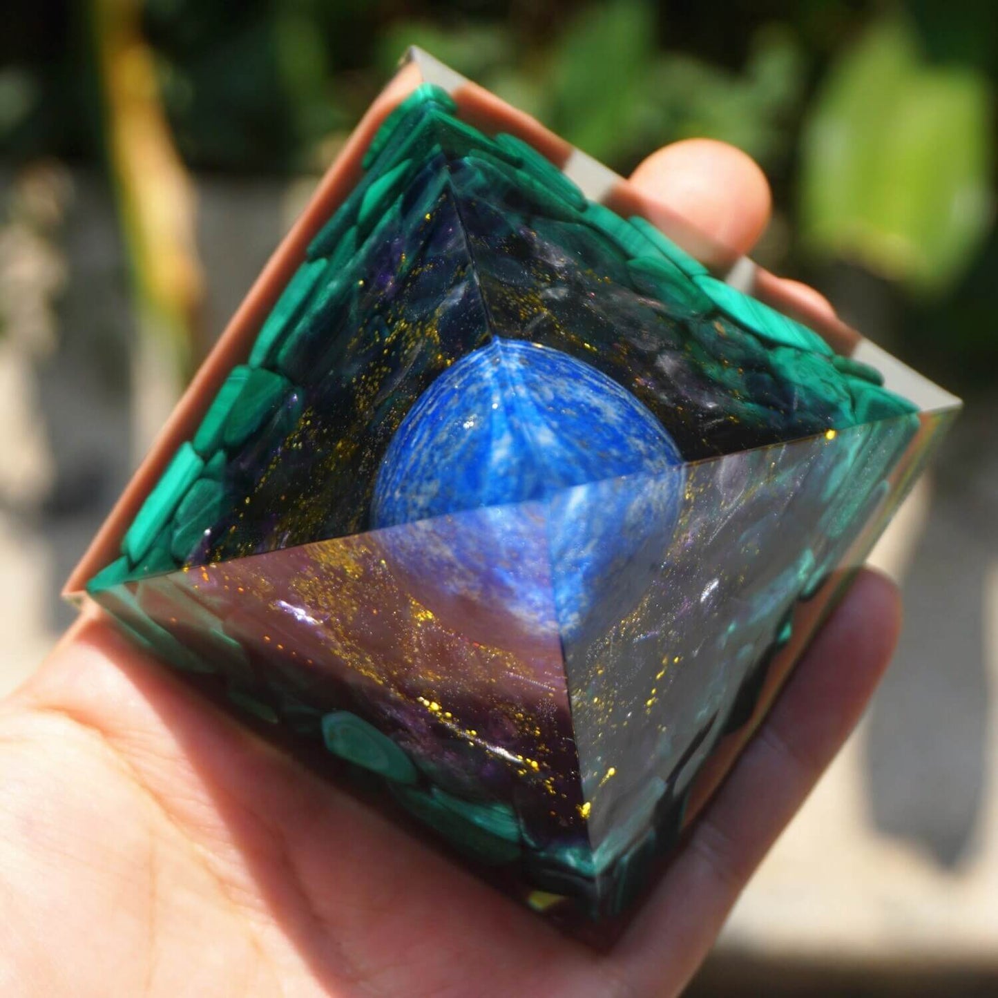 Pyramide Orgonite Malachite, Améthyste et Lapis Lazuli - Guérison