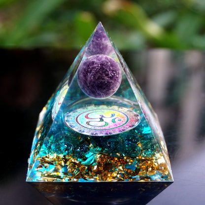 Pyramide Orgonite OM Améthyste et Quartz Bleu - Connexion Spirituelle