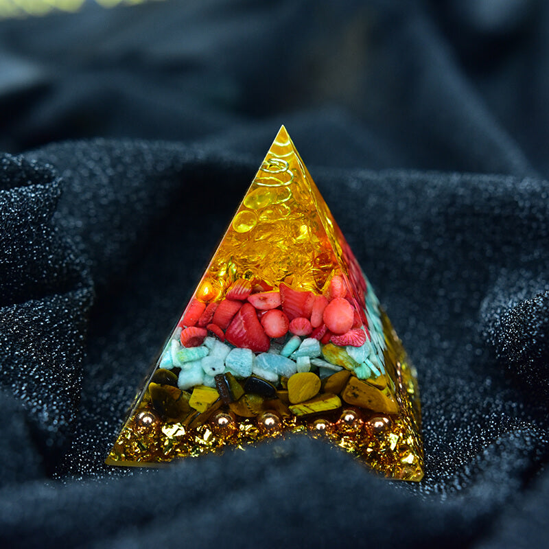 Pyramide Orgonite Oeil de Tigre, Citrine, Turquoise et Agate Rouge - Sérénité et Bien-être