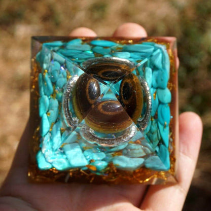 Pyramide Orgonite Turquoise et Oeil de Tigre - Énergie Solaire