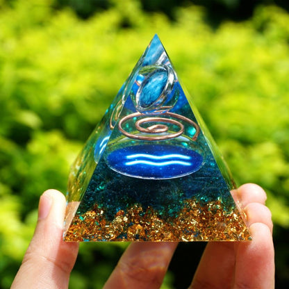 Pyramide Orgonite du Zodiaque Quartz Bleu - Verseau