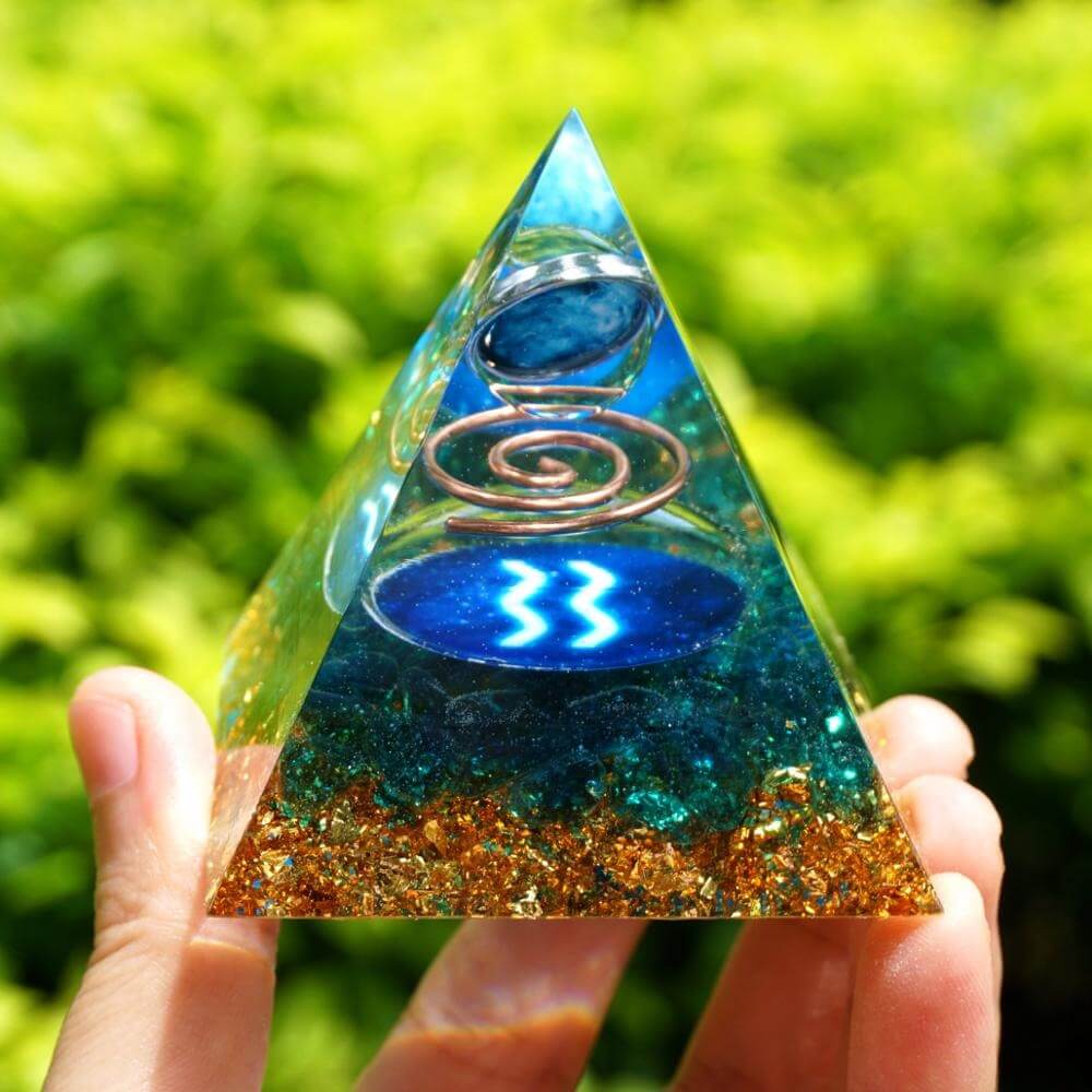 Pyramide Orgonite du Zodiaque Quartz Bleu - Verseau