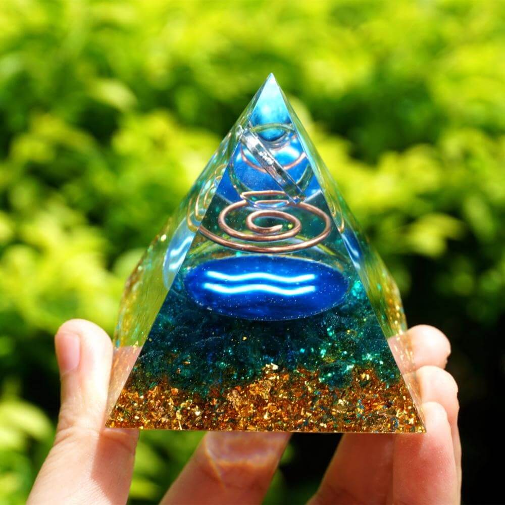 Pyramide Orgonite du Zodiaque Quartz Bleu - Verseau