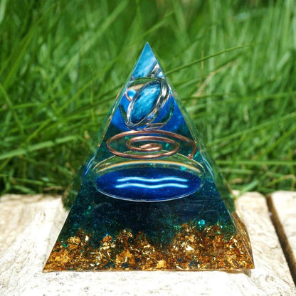 Pyramide Orgonite du Zodiaque Quartz Bleu - Verseau