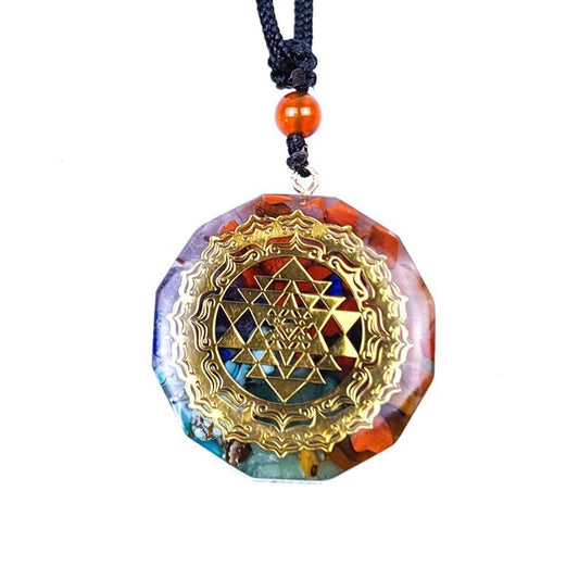 Pendentif Orgonite Sri Yantra 7 Chakras avec Chaîne